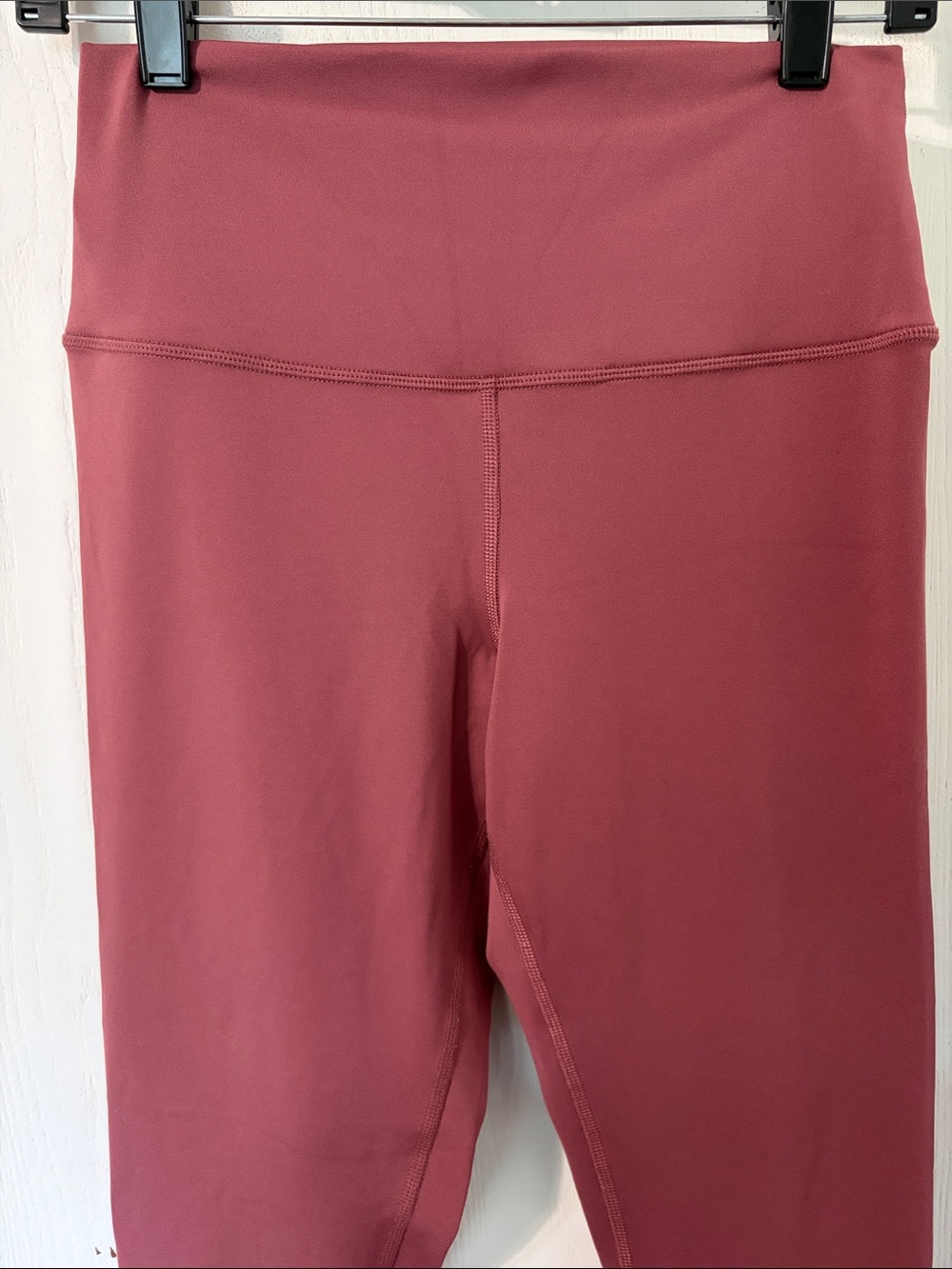 Quince Ultra-Form High-Rise Leggings Merlot Size Medium - Picture 3 of 7